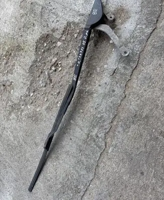 Hyundai Trajet Front wiper blade arm