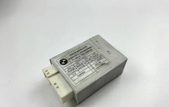 BMW 5 E60 E61 Tow bar trailer control unit/module 6783256