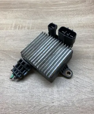 Hyundai Sonata Coolant fan relay 253853K400