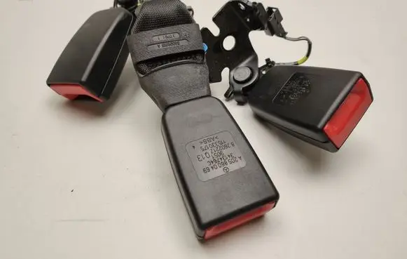 Mercedes-Benz EQC Rear seatbelt buckle A2058600469