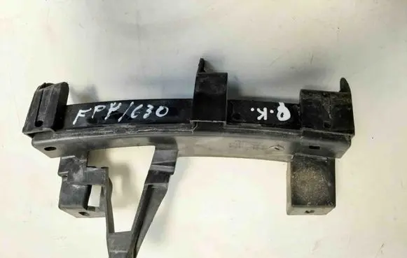 Headlight/headlamp mounting bracket