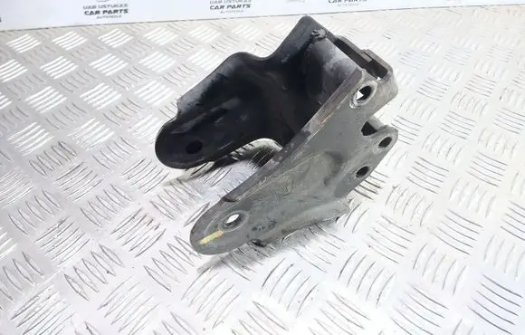 Chevrolet Captiva Engine mounting bracket