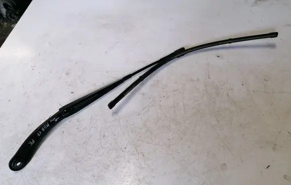 Mercedes-Benz B W246 W242 Front wiper blade arm A2468201800