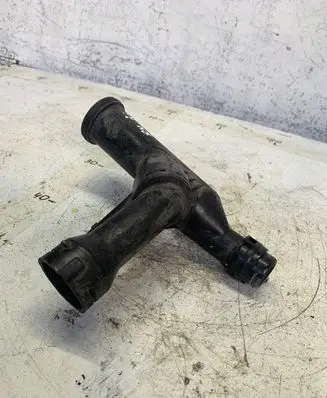 Audi A4 S4 B9 Engine coolant pipe/hose 04l121026