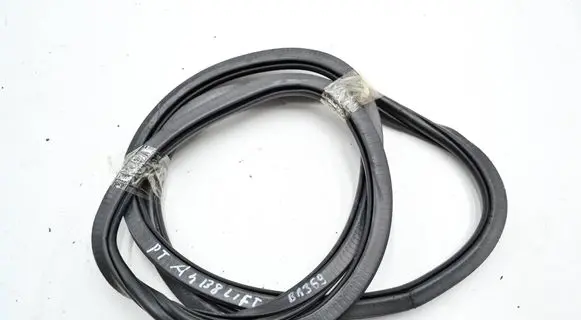 Audi A4 S4 B8 8K Rubber seal rear door 8K5833721E