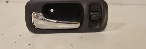 Honda CR-V Front door interior handle 