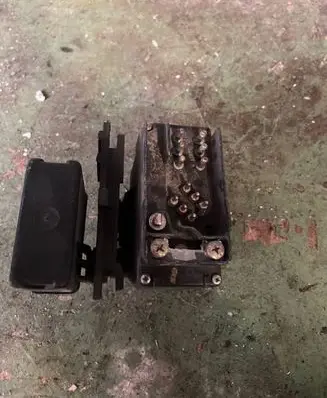 BMW 5 E34 Glow plug pre-heat relay 12211285085 899191