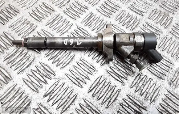 Citroen C4 Grand Picasso Fuel injector 0445110239