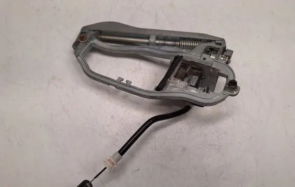 BMW X5 E53 Rear door exterior handle/bracket 51228243635
