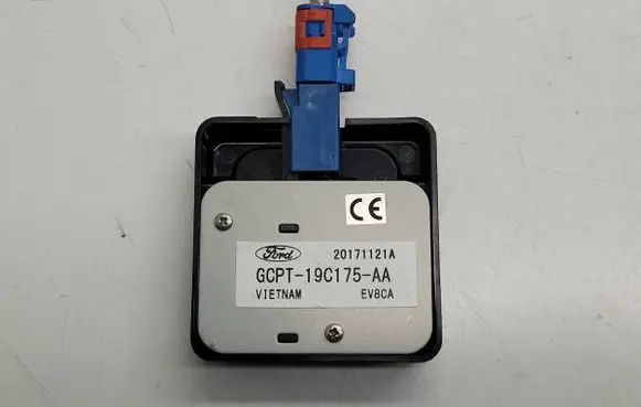 Ford Kuga II Radio antenna 