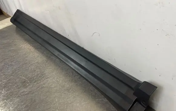 Maserati Levante Sill 670040335