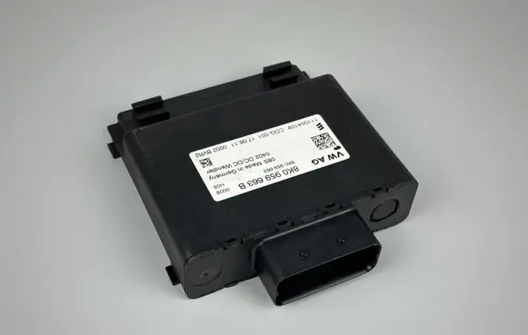 Audi A4 S4 B8 8K Voltage converter/converter module 8K0959663B 8K0959663 111004109