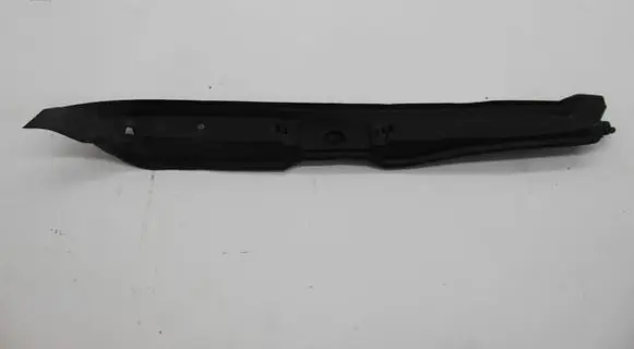 Volkswagen Polo V 6R Fender end trim 6R0821112B