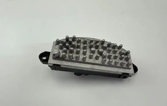 Volkswagen Tiguan Heater blower motor/fan resistor 5WA907521