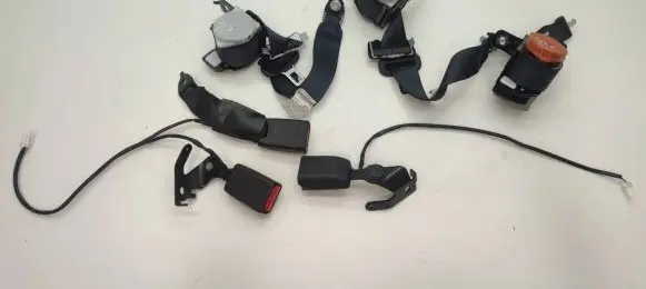 Infiniti Q50 Front seatbelt