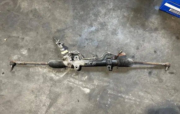 Mazda 323 Steering rack 2103492 BL40