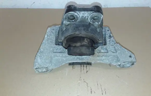 Ford Grand C-MAX Engine mount bracket 8M516F012SB 120191944T2