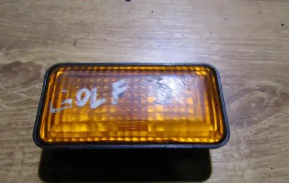Front fender indicator light