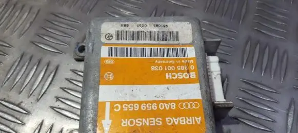 Audi A4 S4 B5 8D Airbag control unit/module 0285001038 8A0959655C