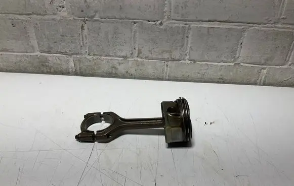 BMW 3 E92 E93 Piston with connecting rod 7589201