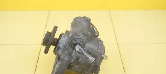 BMW 3 E90 E91 Power steering pump 6788838 N47D20C
