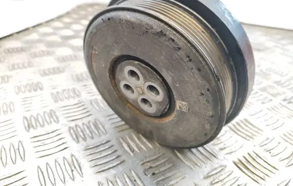 Mercedes-Benz C W204 Crankshaft pulley