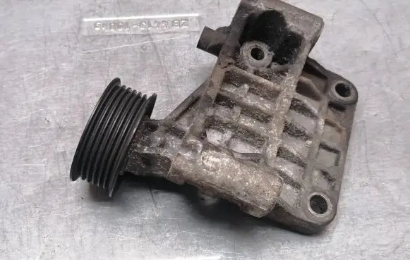 Audi A4 S4 B7 8E 8H Engine mounting bracket 059903143K
