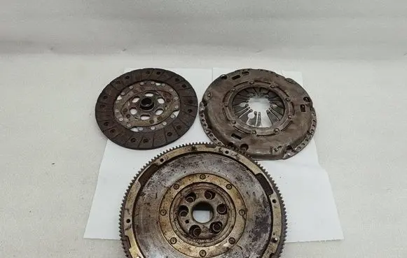 Volkswagen Golf IV Clutch set kit 3082299335 5T3022