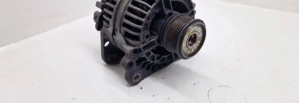 Volkswagen PASSAT B6 Generator/alternator 038903023L