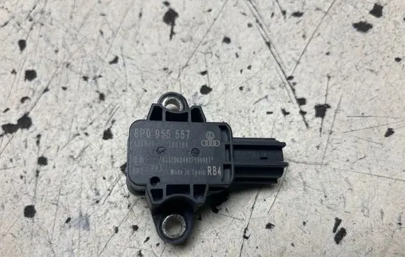 Audi A3 S3 8P Airbag deployment crash/impact sensor 8P0955557