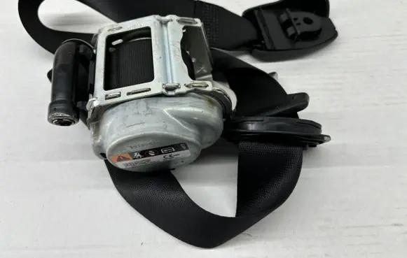BMW X4 G02 Front seatbelt 7469934