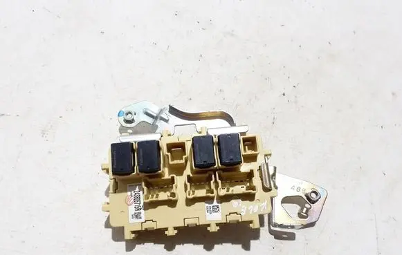 Renault Koleos II Fuse module 243806715R
