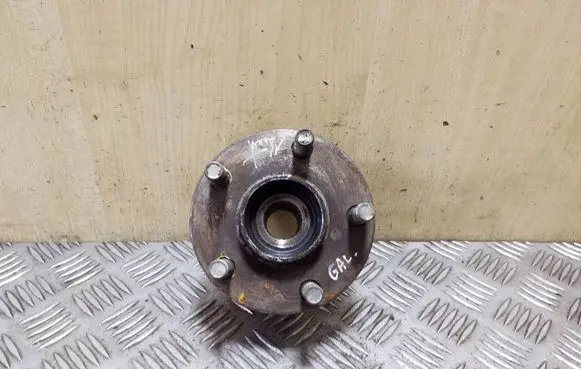 Subaru Outback Rear wheel hub