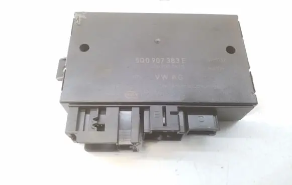 Volkswagen PASSAT B8 Tow bar trailer control unit/module 5Q0907383E