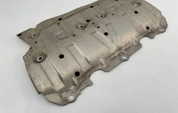 BMW 3 G20 G21 Engine splash shield/under tray 6878580 33319 AV5754H111