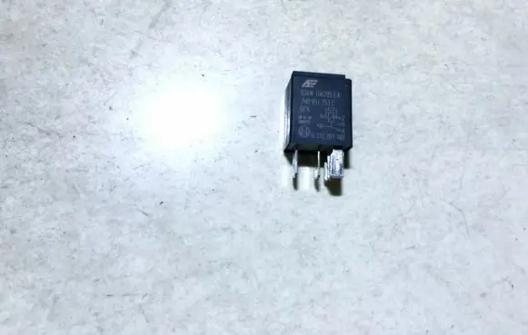 Volkswagen Golf V Other relay 7m0951253c 95vw10k705ea