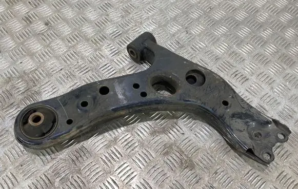 Toyota Prius (XW30) Front lower control arm/wishbone