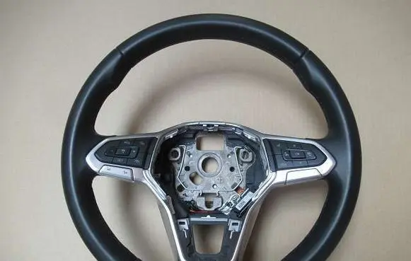 Volkswagen Golf VI Steering wheel 5H0419089CSVDH
