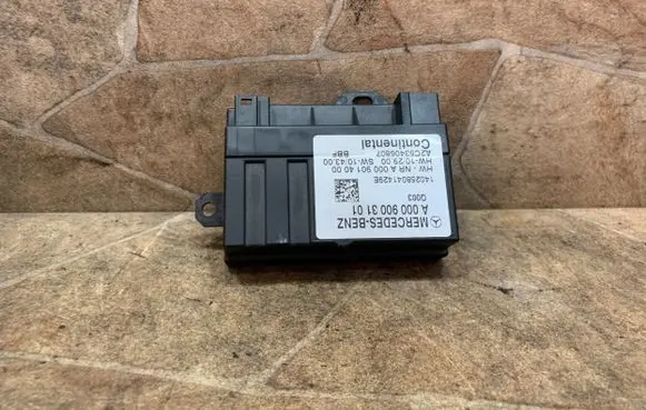 Mercedes-Benz CLS C218 X218 Fuel injection pump control unit/module A0009003101