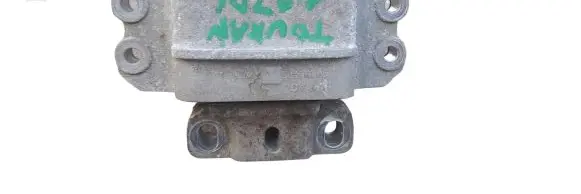 Volkswagen Golf V Engine mount bracket 1K0199555