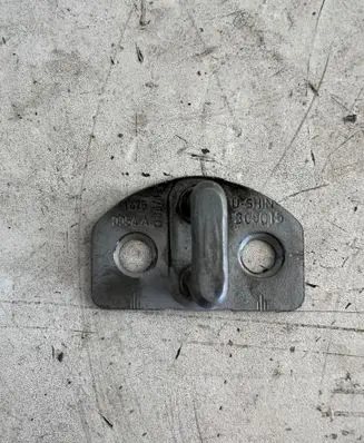 Iveco Daily 6th gen Front door lock loop/hook striker 0054A