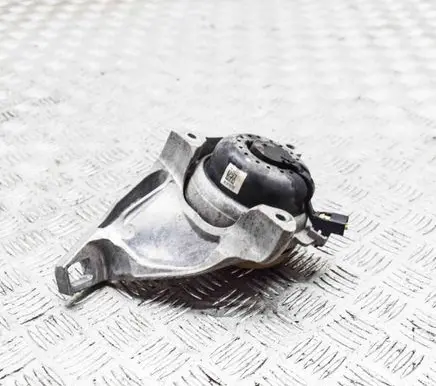Audi Q7 4M Engine mount bracket 4M0399201G