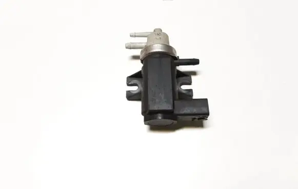 Volkswagen Touareg I Turbo solenoid valve 1J0906627A 72290325
