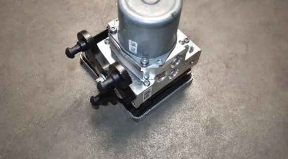 Mercedes-Benz GLE W167 ABS Pump A1679000018