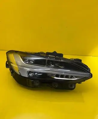 Volvo S90, V90 Headlight/headlamp 32228677