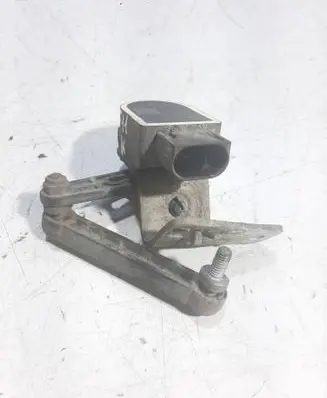 Headlight/headlamp level sensor