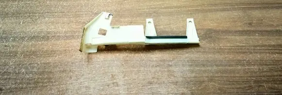 Peugeot 307 Front door windshield rail 