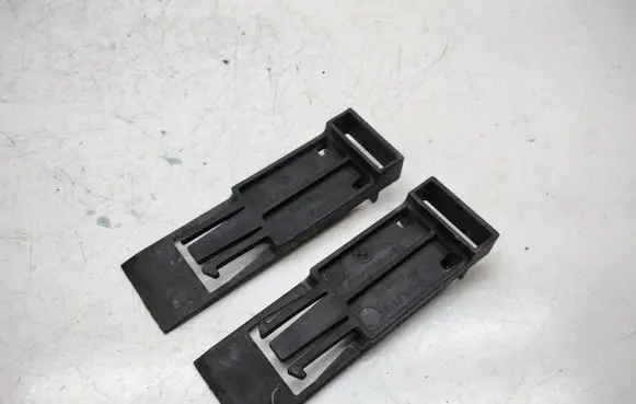 Radiator mount bracket