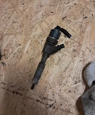 Fuel injector