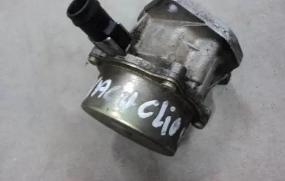Renault Megane II Vacuum pump 8200113585 02T0672412 72238912
